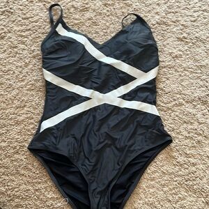 Cupshe one piece bathing suit size L